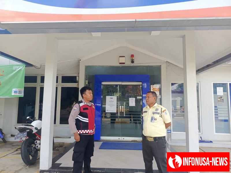 Guna Keamanan dan Kenyamanan Nasabah, Personil Polsek Tempuran Laksanakan Patroli Perbankan di Wilayah Hukumnya.