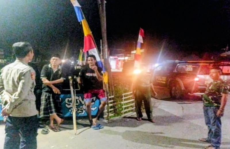 Tingkatkan keamanan Dini Hari Kapolsek Pedes Akp M. Wasis Pimpin Anggota Patroli Ke Tengah Masyarakat