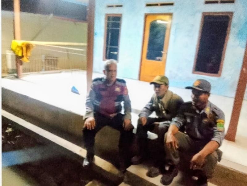 Bhabinkamtibmas Desa Mulangsari Lakukan Sambang Dialogis, Ngawangkong Bersama Warga Jatinunggal