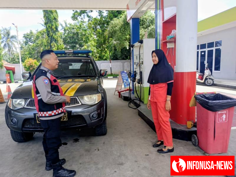 Ciptakan Rasa Nyaman dan Aman kepada warga Masyarakat saat Mengisi Bahan Bakar, Personil Polsek Tempuran Sambangi SPBU.