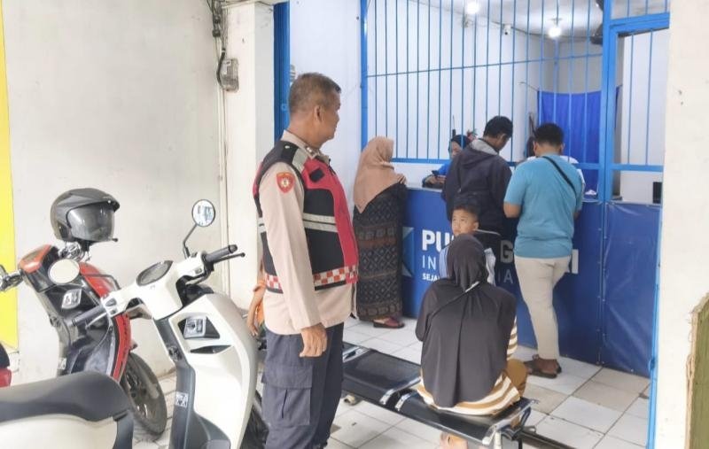 Personil Polsek Tegalwaru Patroli Siang Sambang Pusat Gadai di Loji Cintalaksana Pastikan Aman