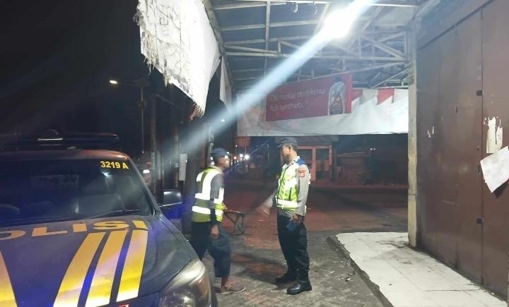 Patroli Personel Polsek Klari Patroli Antisipasi Gangguan Kamtibmas di Pertigaan Jalan Walahar