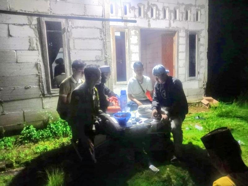 Bripka Ahmad Sanjaya Anggota Polsek Batujaya ajak Masyarakat untuk Ciptakan Keamanan dan Ketertiban Masyarakat