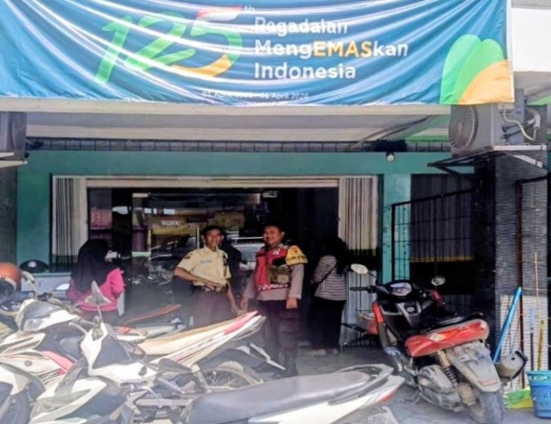 Kunjungi Kantor Pegadaian Gempol Patroli Prekat Polsek Banyusari di Siang Hari