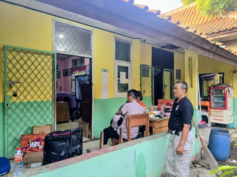 BHABINKAMTIBMAS MELAKSANAKAN KEGIATAN SAMBANG ANTISIPASI GANGGUAN KAMTIBMAS
