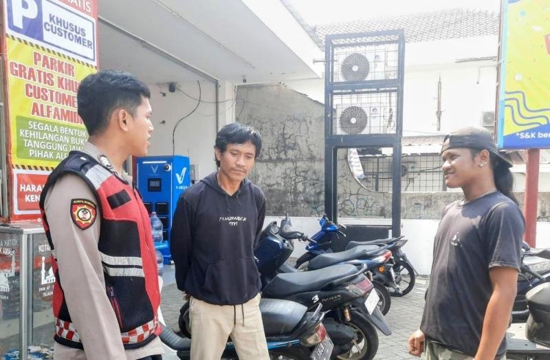 Terus  Berupaya Anggota Polsek Telagasari Sambangi Warga Binaan dan Sampaikan Himbauan Kamtibmas
