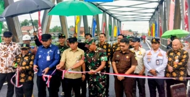 Jembatan Ciselang Diresmikan, Warga Kotabaru–Cikampek Kini Melaju Lebih Nyaman