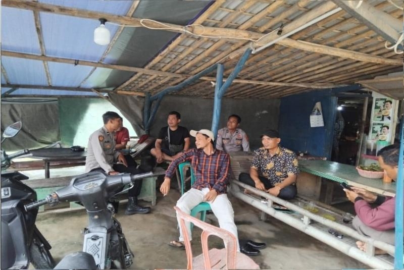 Jalin Kedekatan, Polsek Pangkalan Rutin Menyambangi Warga Guna Sampaikan Bahaya Judol