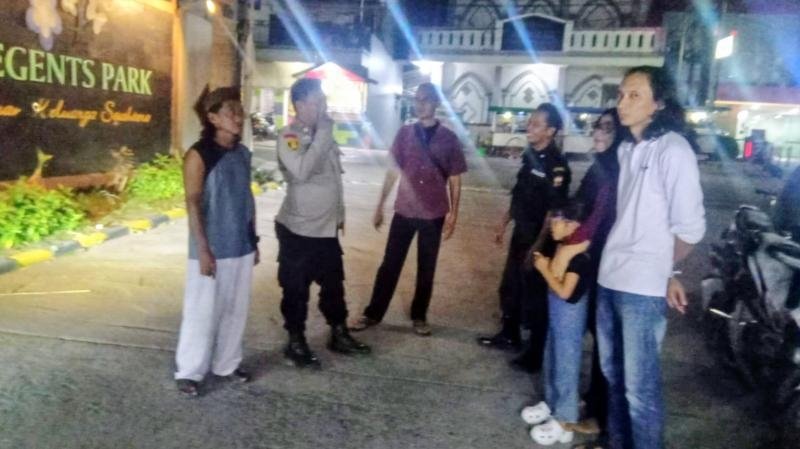 Bhabinkamtibmas Polsek Klari Beri Imbauan Kamtibmas ke Warga Cibalongsari