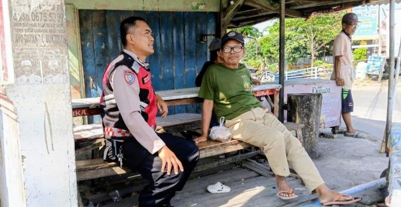 Bhabinkamtibmas Polsek Telagasari Himbau Warga Waspada TPPO