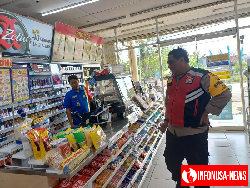 Anggota Polsek Batujaya Tingkatkan Patroli Prekat dan Ciptakan Keamanan di Minimarket