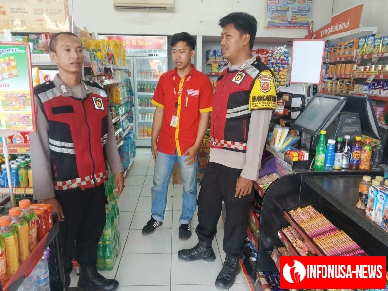 Upaya Anggota Polsek Batujaya Tingkatkan Patroli Prekat guna Ciptakan Keamanan di Minimarket di siang hari