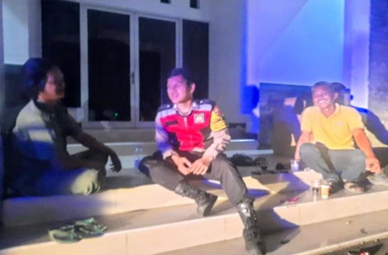 Bhabinkamtibmas Polsek Telagasari Gencar Lakukan Siskamling Bersama Warga Untuk Antisipasi Gukamtibmas