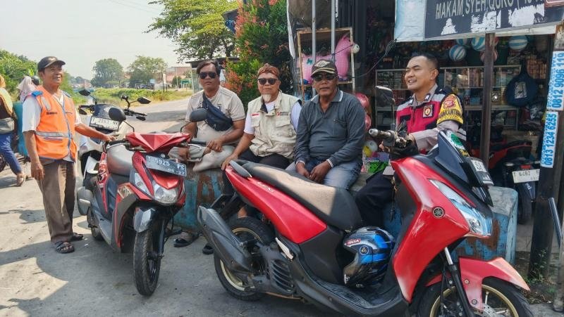 Bhabinkamtibmas Polsek Telagasari Sebar Pesan Kamtibmas Antisipasi C3 di Lingkungan Masyarakat