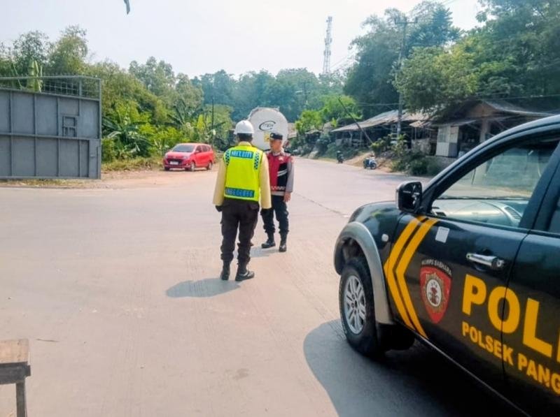 Polsek Pangkalan Lakukan Tugas Patroli Siang, Jaga Kamtibmas PT. Juishin Tetap Tetap Aman dan Kondusif