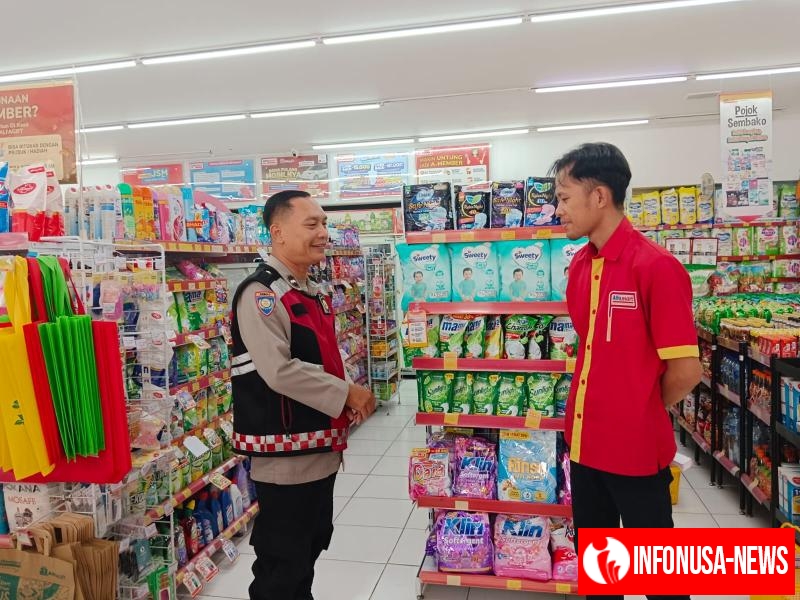 Personil Polsek Tegalwaru Patroli Siang Route Beat Sambang Minimarket Waru Imbau Petugas Waspada