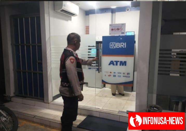 Personil Polsek Tegalwaru Patroli Malam Monitor Kunci Kantor Bank BRI Loji Pastikan Aman