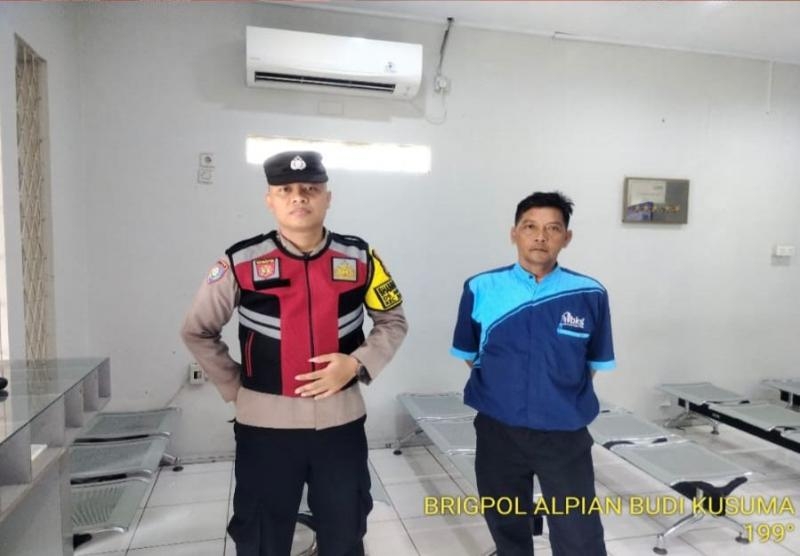 Kunjungi Bank BRI Gempol Patroli Prekat Polsek Banyusari di Siang Hari