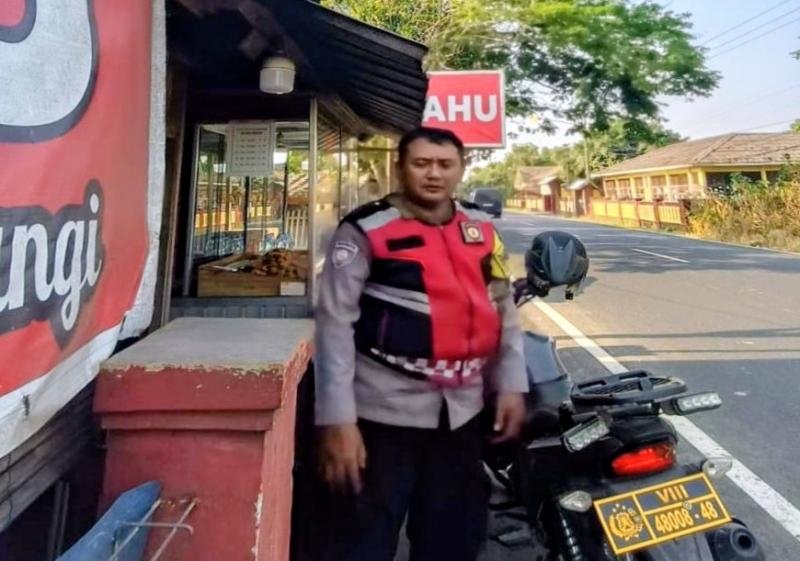 Upaya Anggota Prekat Polsek Banyusari Giat Patroli Jalan Raya Antisipasi Kejahatan di Wilkum.Binaan