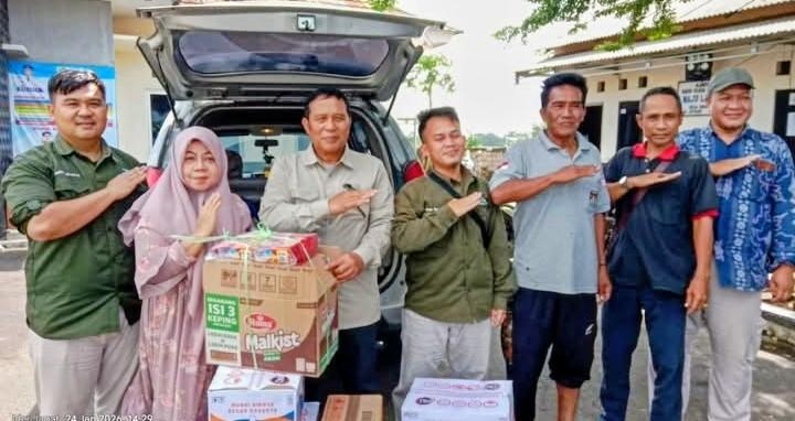 RS Sentral Medikal Cikalong Ulurkan Tangan untuk Warga Sukamekar di Tengah Banjir 