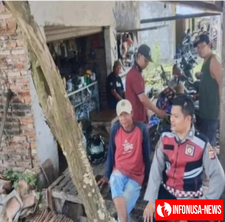 Bripka Satim Anggota Polsek Banyusari Kembali Melaksanakan Sosialisasikan Bahaya Judi Online Kepada Masyarakat