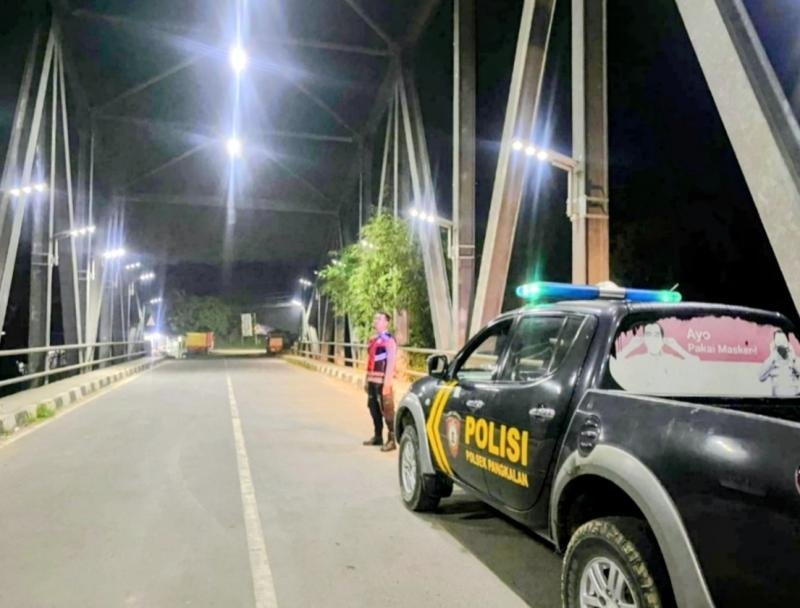 Polsek Pangkalan Antisipasi Tindak Kejahatan Jalanan di Wilayah Perbatasan, melalui Kegiatan Patroli Perintis