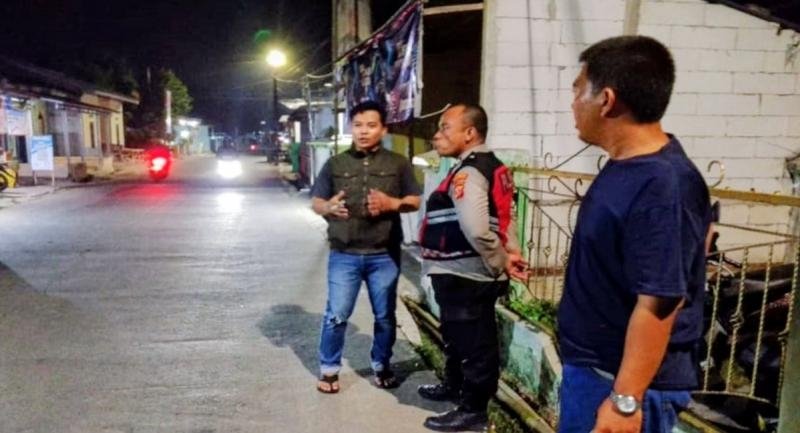 Rutin Personel Polsek Lemahabang Laksanakan Patroli Prekat Malam