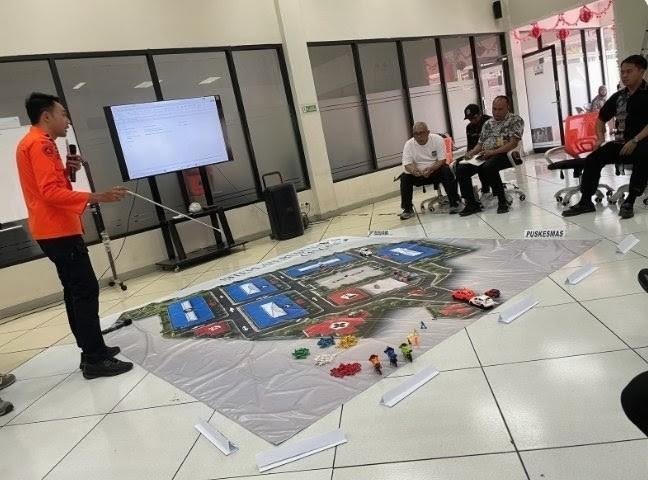Siaga Sebelum Bencana, Warga Rusunawa Cingised Kelurahan Cisaranten Arcamanik Dilatih Evakuasi Gempa