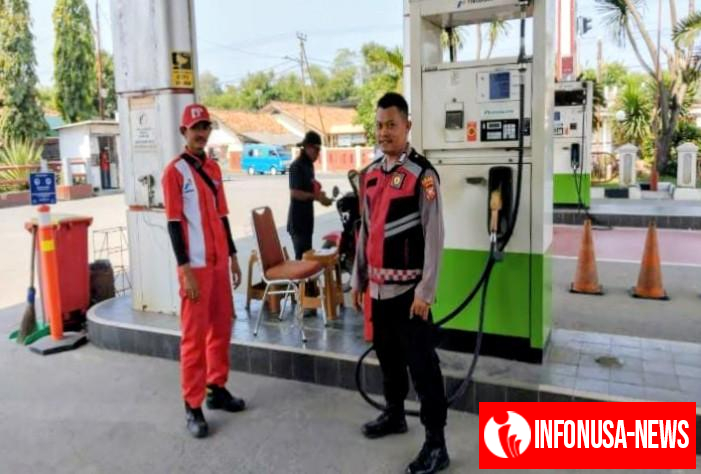 Bripka Satim Kembali Kunjungi SPBU, Prekat Polsek Banyusari Berikan Rasa Aman