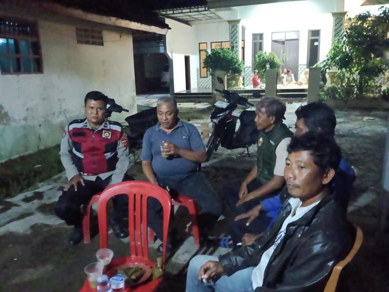 Bhabinkamtibmas Polsek Telagasari Sampaikan Himbauan Kamtibmas Kepada Masyarakat Binaan