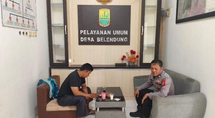 Sosialisasi Kamtibmas di Kantor Desa Belendung dilaksanakan Oleh Bhabinkamtibmas Polsek Klari