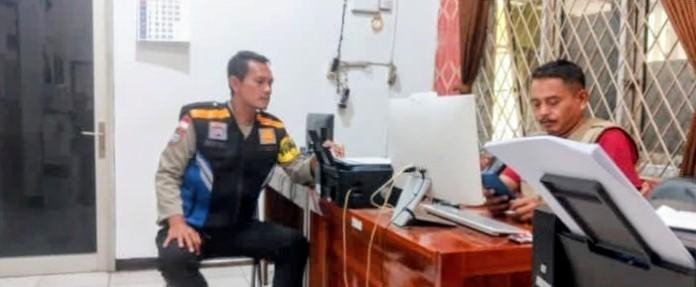 Bhabinkamtibmas Desa Jatisari Imbau Warga Waspada TPPO