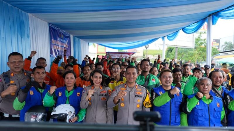 Polres Karawang Kumpulkan Ojol, Sosialisasikan Pertolongan Pertama Korban Kecelakaan Lalu Lintas