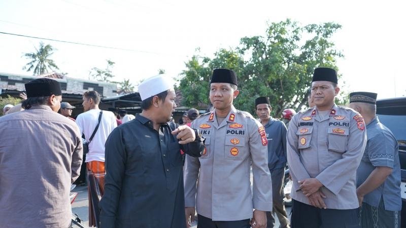 Kapolres Karawang Hadiri Haul ke-4 Hj. Dadah Hamidah, Ajak Masyarakat Jaga Kamtibmas Bersama