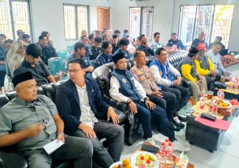 Sinergitas TNI dan Polri, Bhabinkamtibmas dan Babinsa Monitoring serta Amankan Musyawarah Warga Karang Taruna Desa Sukaharja