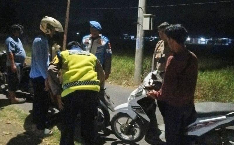 Anggota Polsek Banyusari Gencar Melaksanakan Razia Sepeda Motor Berknalpot Brong