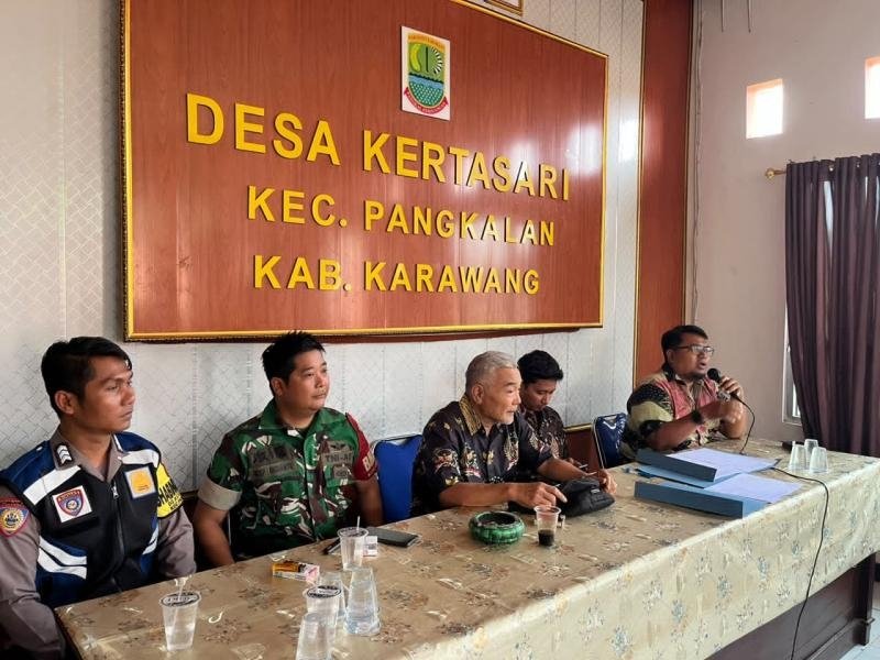 Polsek Pangkalan Kawal Pengundian Nomor Urut Calon Kades Kertasari, Ajak Semua Pihak Jaga Pilkades Damai