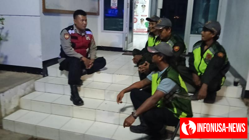 Jaga Keamanan Lingkungan, Bhabinkamtibmas Polsek Telagasari Ajak Warga Lakukan Ronda