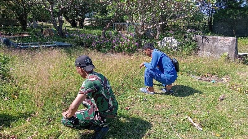 Sinergitas TNI/POLRI Bersihkan Lingkungan Desa Calabai, Wujud Kepedulian Terhadap Kebersihan dan Kesehatan Lingkungan