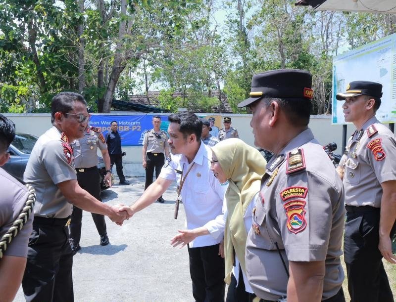 Kapolda NTB Turun Langsung Temui Warga Tanjung Karang Permai, Serap Aspirasi dan Perkuat Kamtibmas