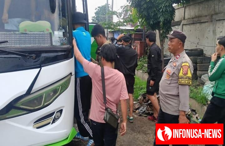 Polsek Klari Amankan Keberangkatan Suporter The Jack Mania Menuju GBK