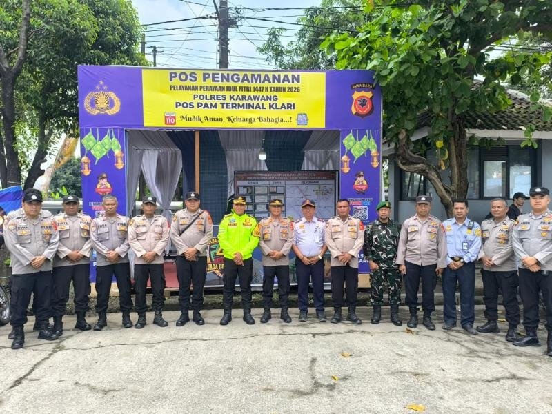 Pastikan Pelayanan Maksimal, Kapolres Karawang Cek Kesiapan 30 Personil Pospam Terminal Klari