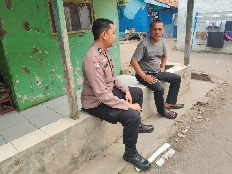 Bhabinkamtibmas Polsek Klari Edukasi Pencegahan TPPO