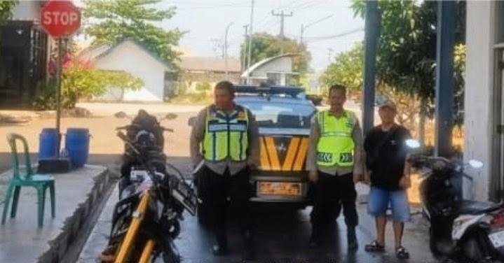 Pastikan Jembatan Timbangan Balonggandu Kondusif, Personil Polsek Jatisari Gelar Patroli Sapa Warga