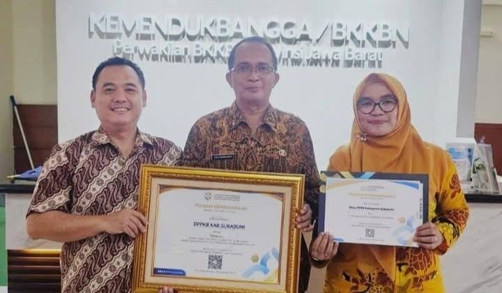 Dua Penghargaan untuk Sukabumi: Kerja Sunyi DPPKB Berbuah Prestasi di Tingkat Jawa Barat