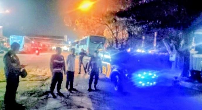 Antisipasi Tawuran dan 3C di Wilayah Klari, Polsek Klari Gelar Patroli Skala Besar Malam Hari