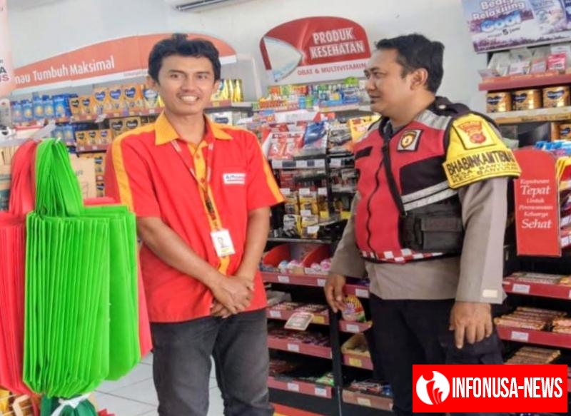 Aipda Abdul Rahman Laksanakan Giat Patroli Perekat Supermarket Alfamart Gempol Guna Antisipasi Kejahatan