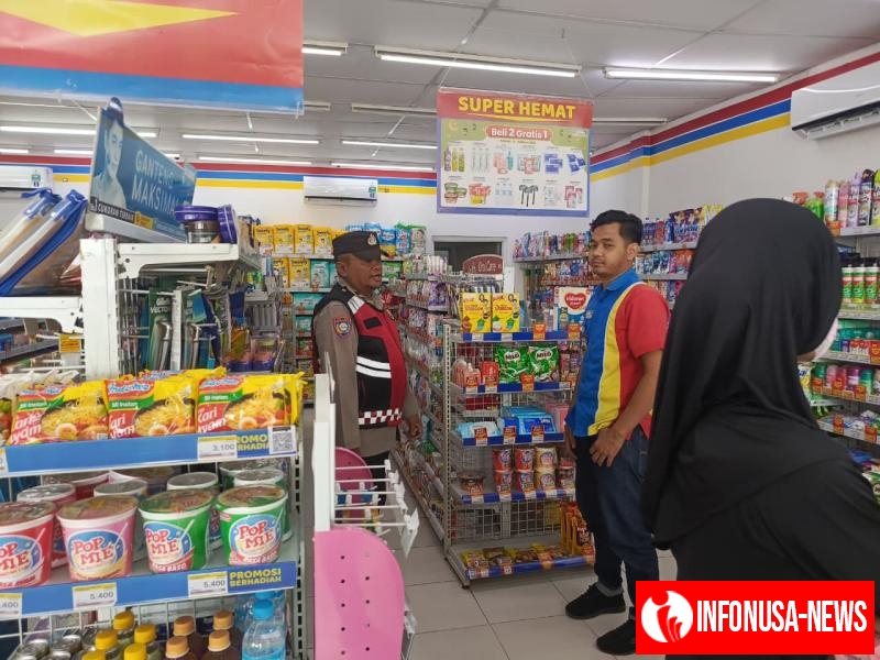 Upaya Personil Laksanakan dengan Penuh ketelitian Guna antisipasi Guankamtibmas, Lakukan Patroli Rutin Pertokoan Diwilayah Hukum Polsek Tempuran,.