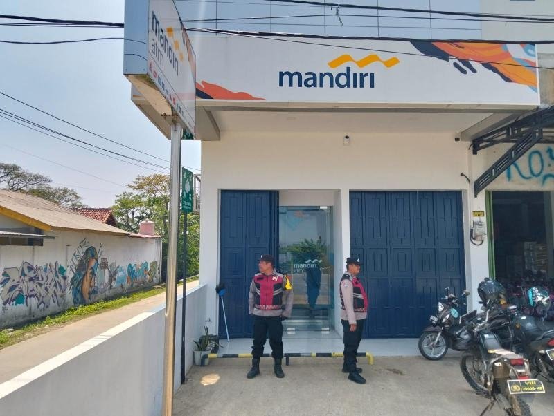 Upaya Ciptakan Keamanan di Bank Mandiri Unit Batujaya dan mengantisipasi terjadinya Pencurian/Pembobolan ATM