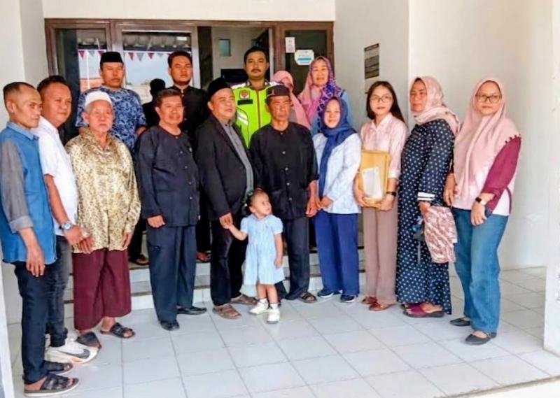 Personil Polsek Tegalwaru Giat PAM Bakal Calon Kades di Desa Cintalanggeng